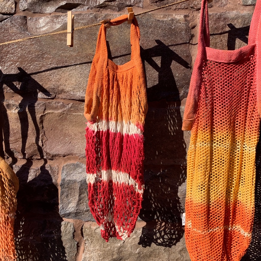 ✨HAND DYED NET STRING FRENCH MARKET BAG✨ - Picture 5 of 5